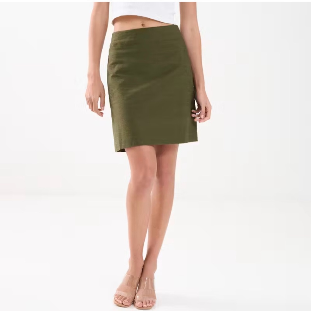 Ann Taylor size 8 space-Dyed striped pencil zip green lined miniskirt